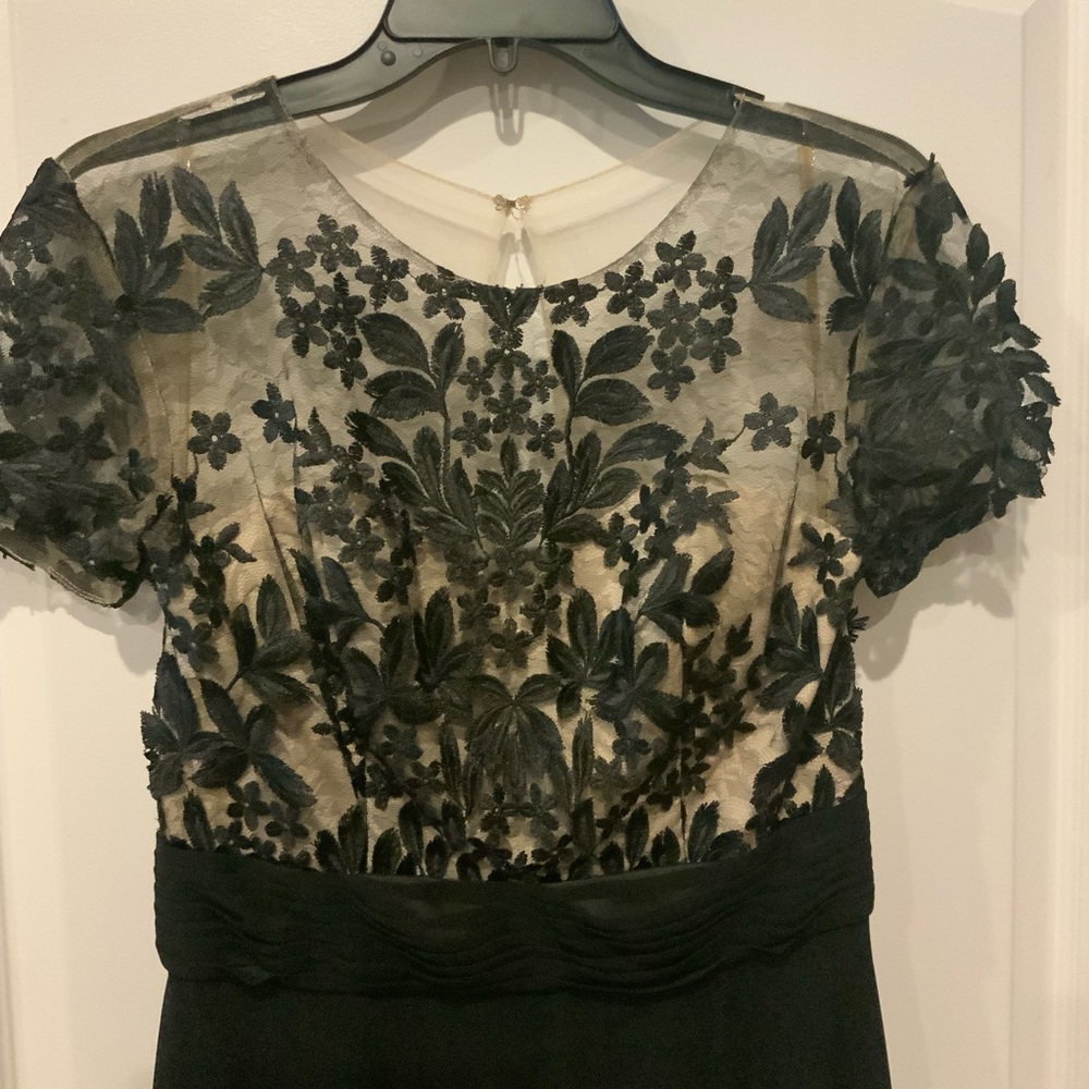 Beautiful Gown By Js Collections Size 8 - image 2